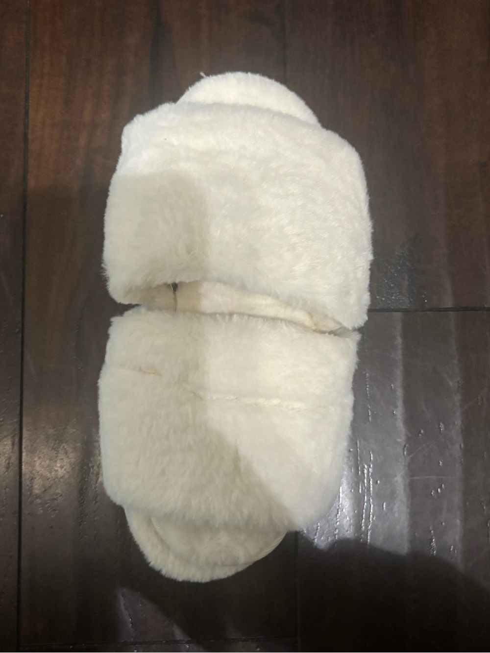 NWOT SKIMS fuzzy slippers• WHITE/snow • 37